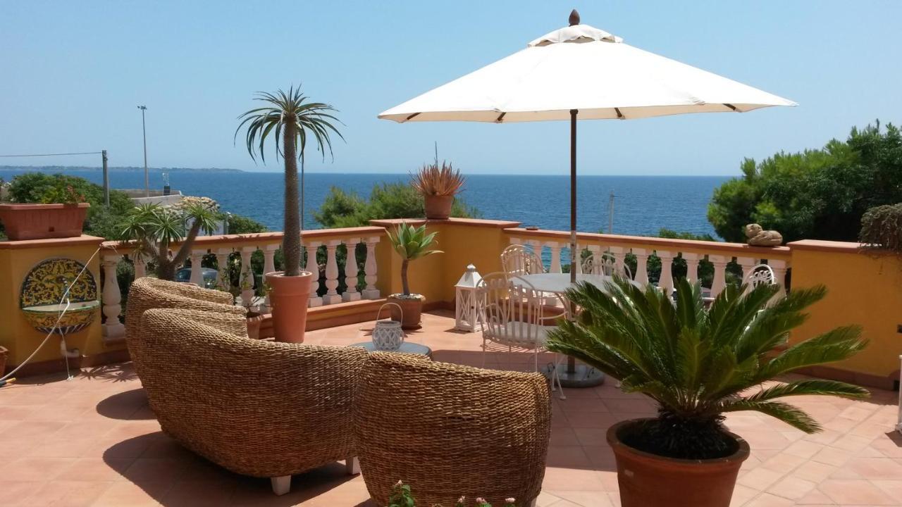 B&B "Raggio Di Sole" Le Castella  Exterior photo